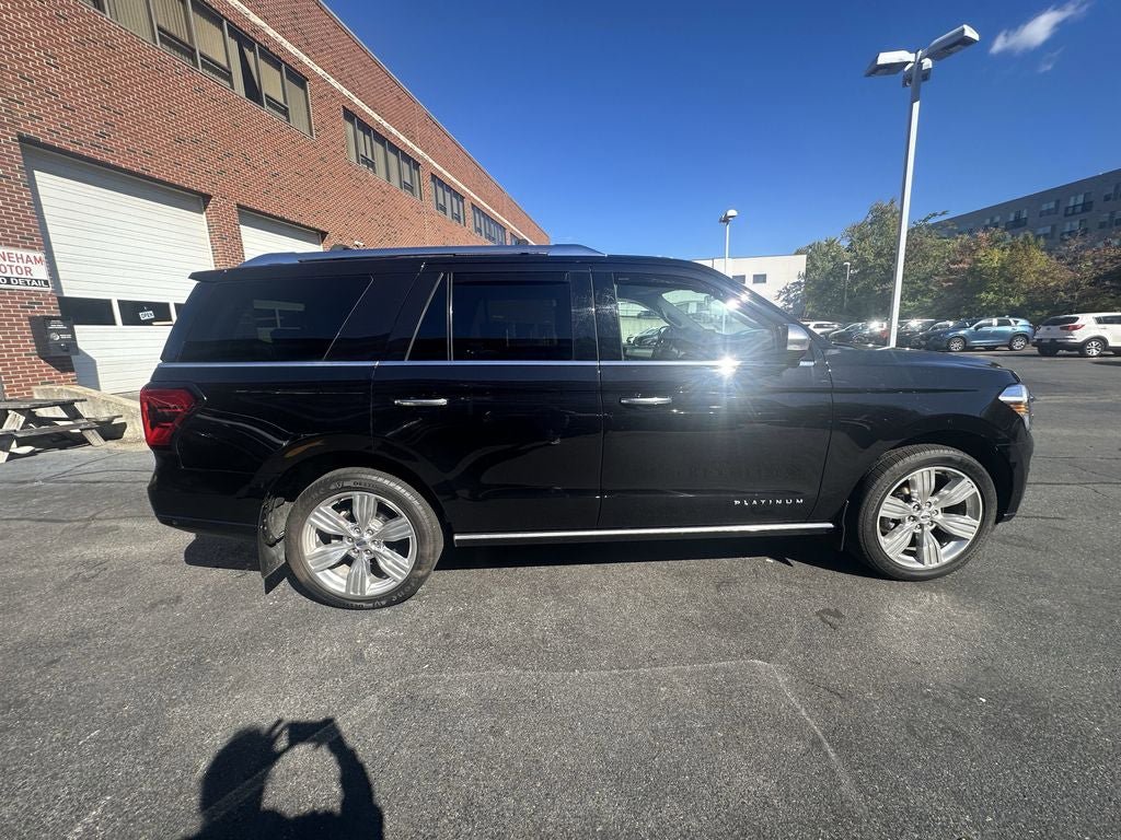 Used 2022 Ford Expedition Platinum image 4