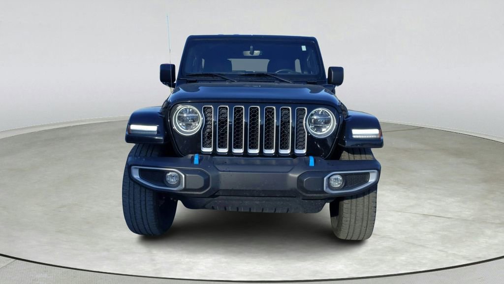 Used 2022 Jeep Wrangler Unlimited Sahara w/ Cold Weather Group image 2
