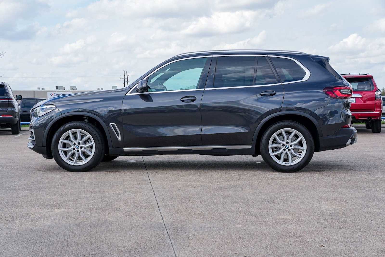Used 2022 BMW X5 xDrive40i w/ Premium Package image 3