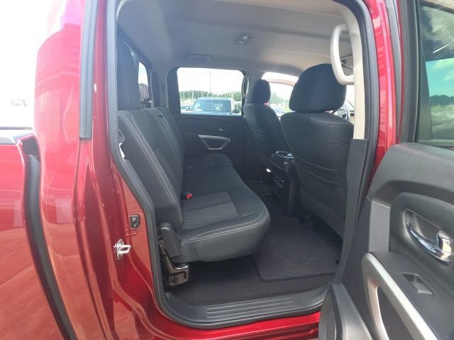 Used 2018 Nissan Titan SV w/ SV Convenience Package RWD image 13
