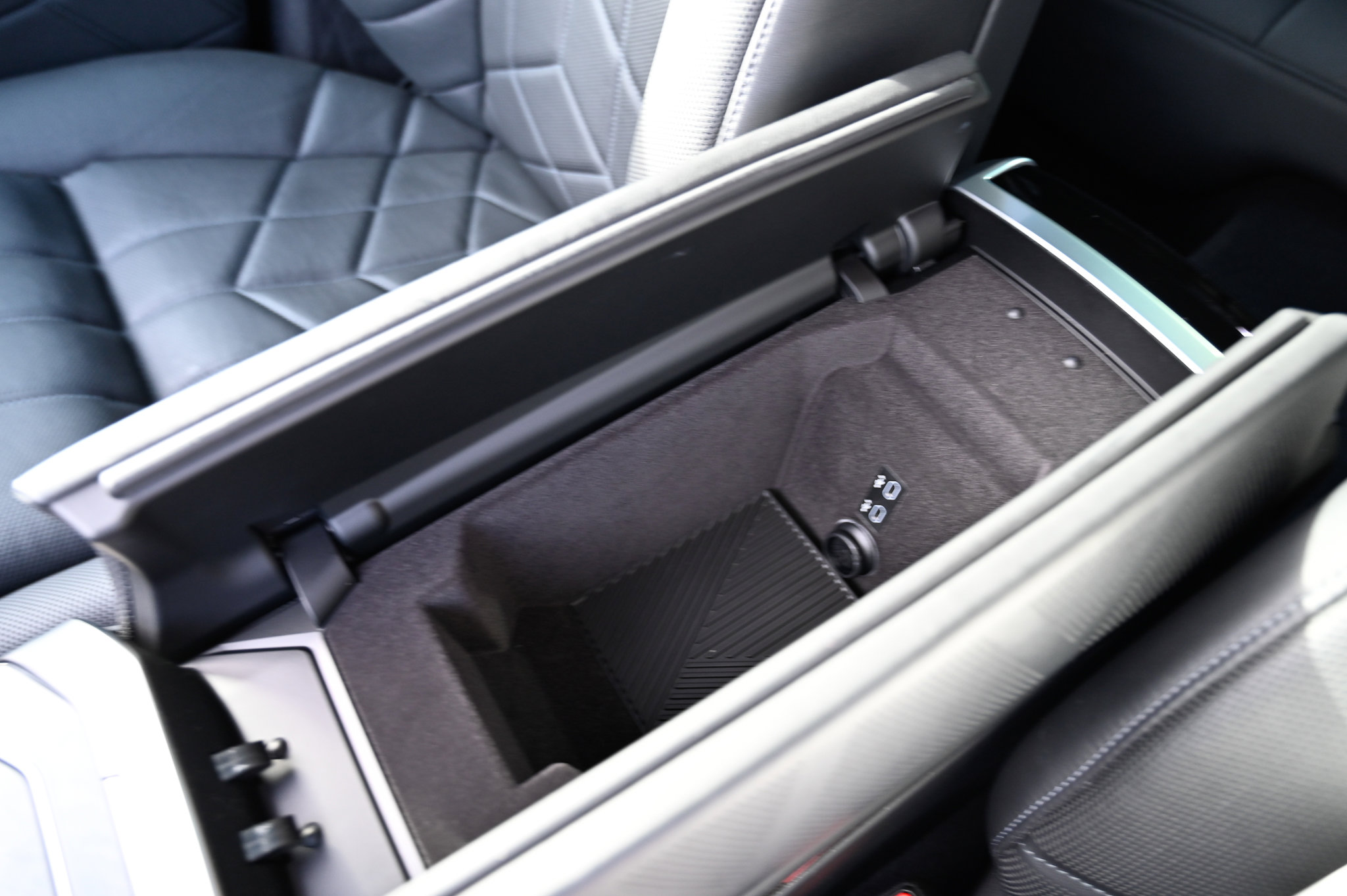 Used 2023 BMW 760i xDrive 760i xDrive image 32