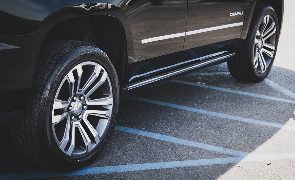 Used 2019 GMC Yukon Denali w/ Denali Ultimate Package AWD/4WD image 12