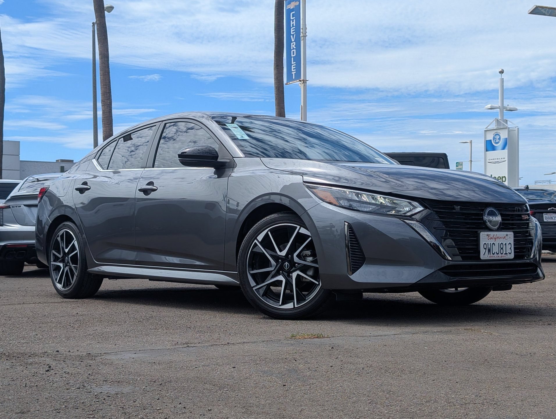Used 2025 Nissan Sentra SR FWD image 2