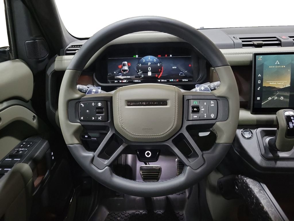Used 2025 Land Rover Defender 110 image 24