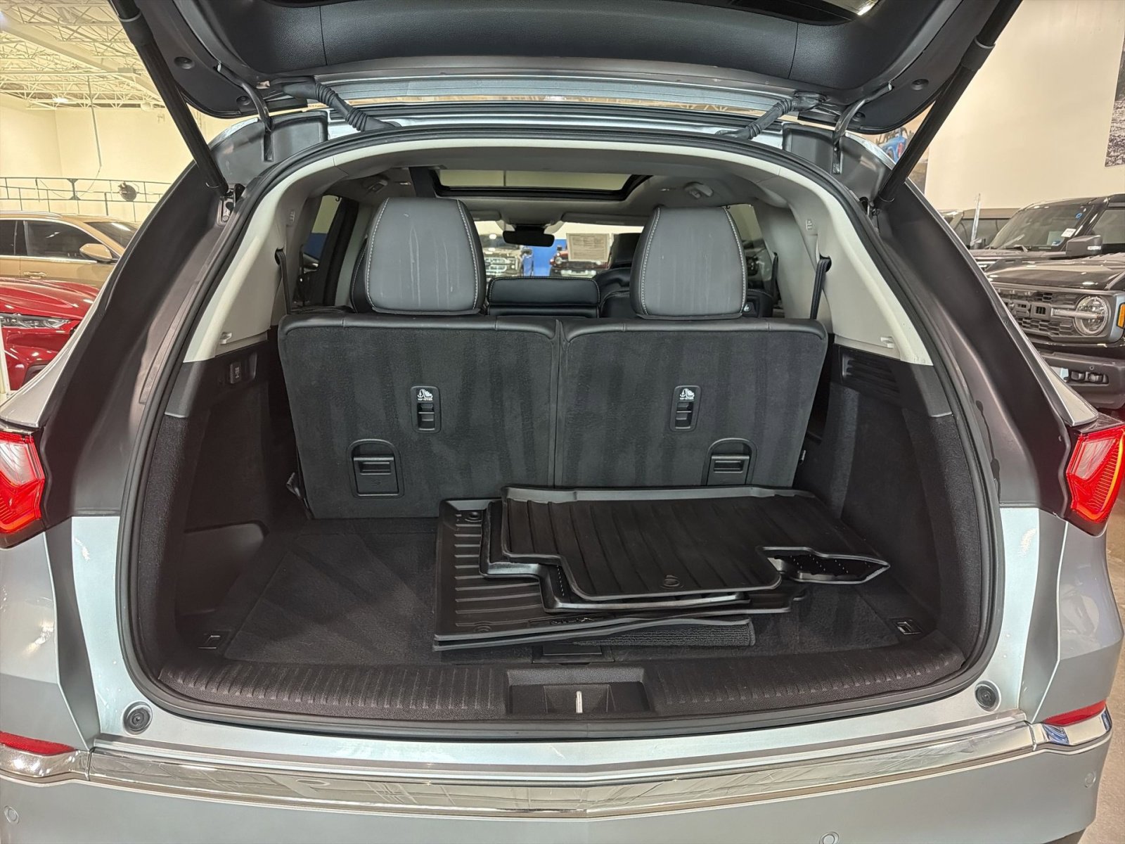 Used 2023 Acura MDX SH-AWD w/ Technology Package image 32