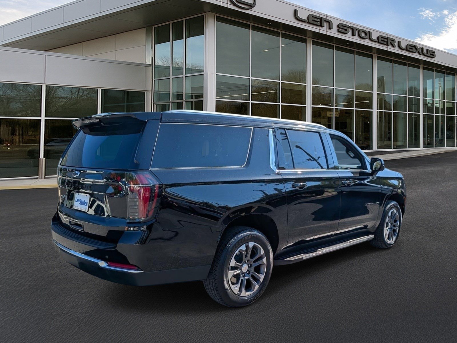 Used 2025 Chevrolet Suburban LS w/ LPO, Dark Essentials Package RWD image 3