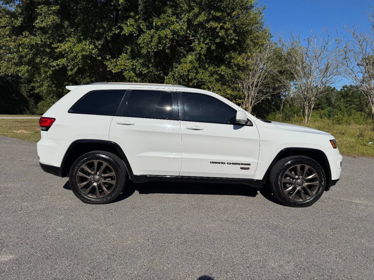 Used 2016 Jeep Grand Cherokee Limited 75th Anniversary AWD/4WD image 7