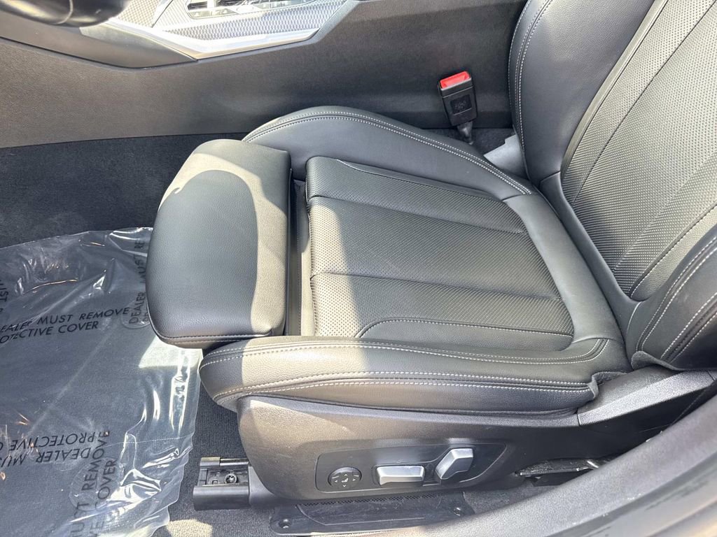 Used 2023 BMW 330i Sedan w/ M Sport Package RWD image 16