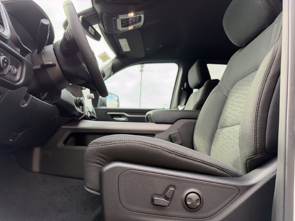 New 2027 RAM 1500 4x4 Crew Cab image 15