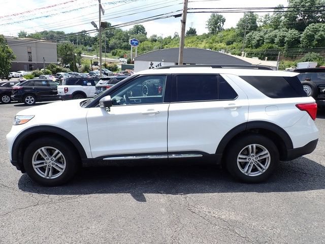 Used 2023 Ford Explorer XLT w/ Equipment Group 202A AWD/4WD image 2