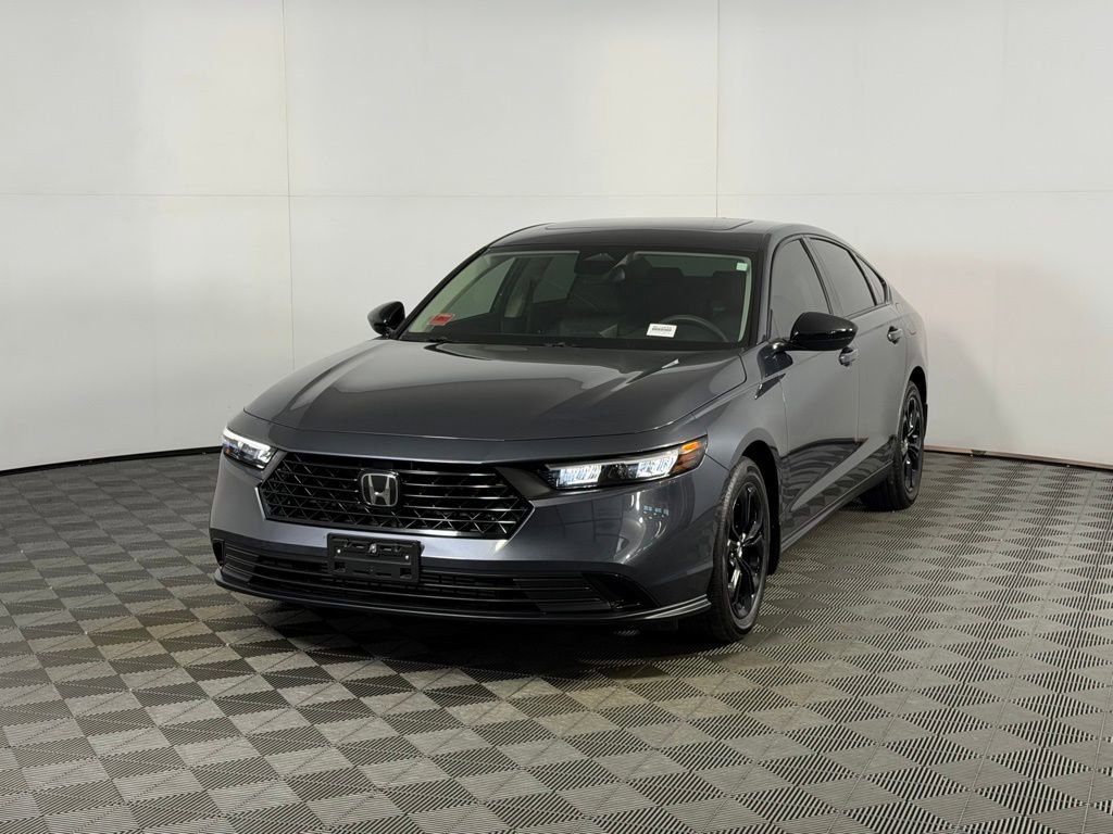 Used 2025 Honda Accord SE image 3