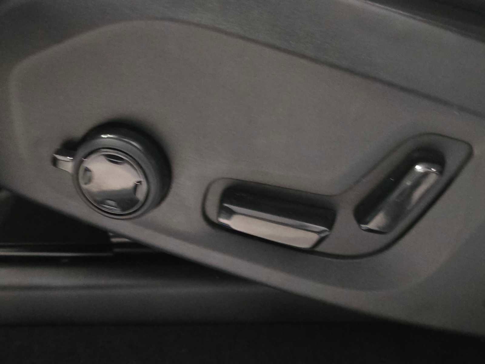 Used 2017 Volvo XC90 T8 Inscription w/ Luxury Package image 24