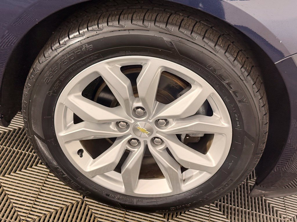 Used 2018 Chevrolet Impala LT FWD image 13