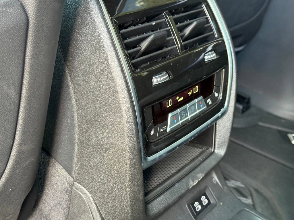 Used 2024 BMW X7 M60i image 19