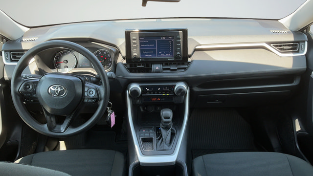 Used 2022 Toyota RAV4 LE FWD image 9