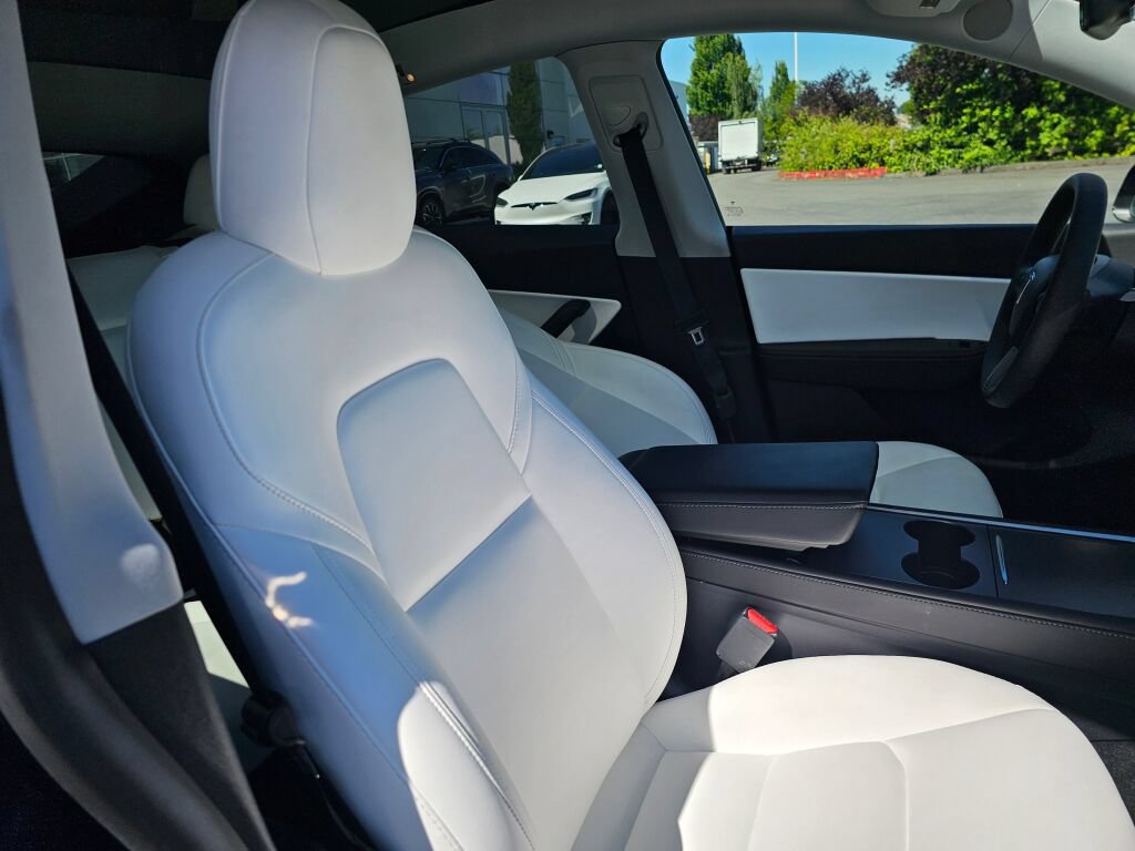 Used 2021 Tesla Model Y Long Range AWD/4WD image 12