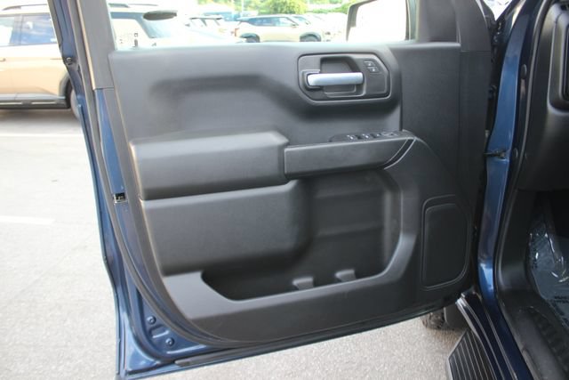 Used 2020 Chevrolet Silverado 1500 Custom Trail Boss w/ Custom Convenience Package AWD/4WD image 17