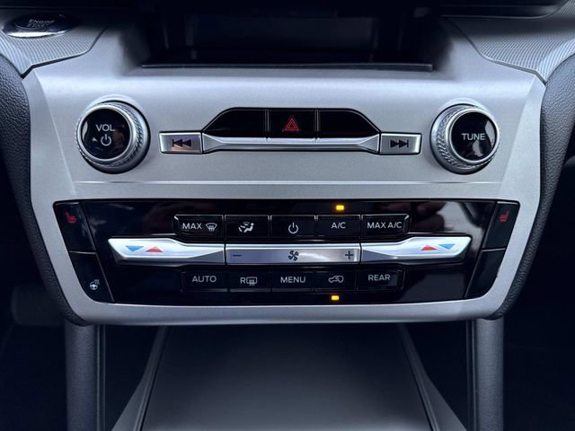 Used 2022 Ford Explorer XLT w/ Equipment Group 202A image 26