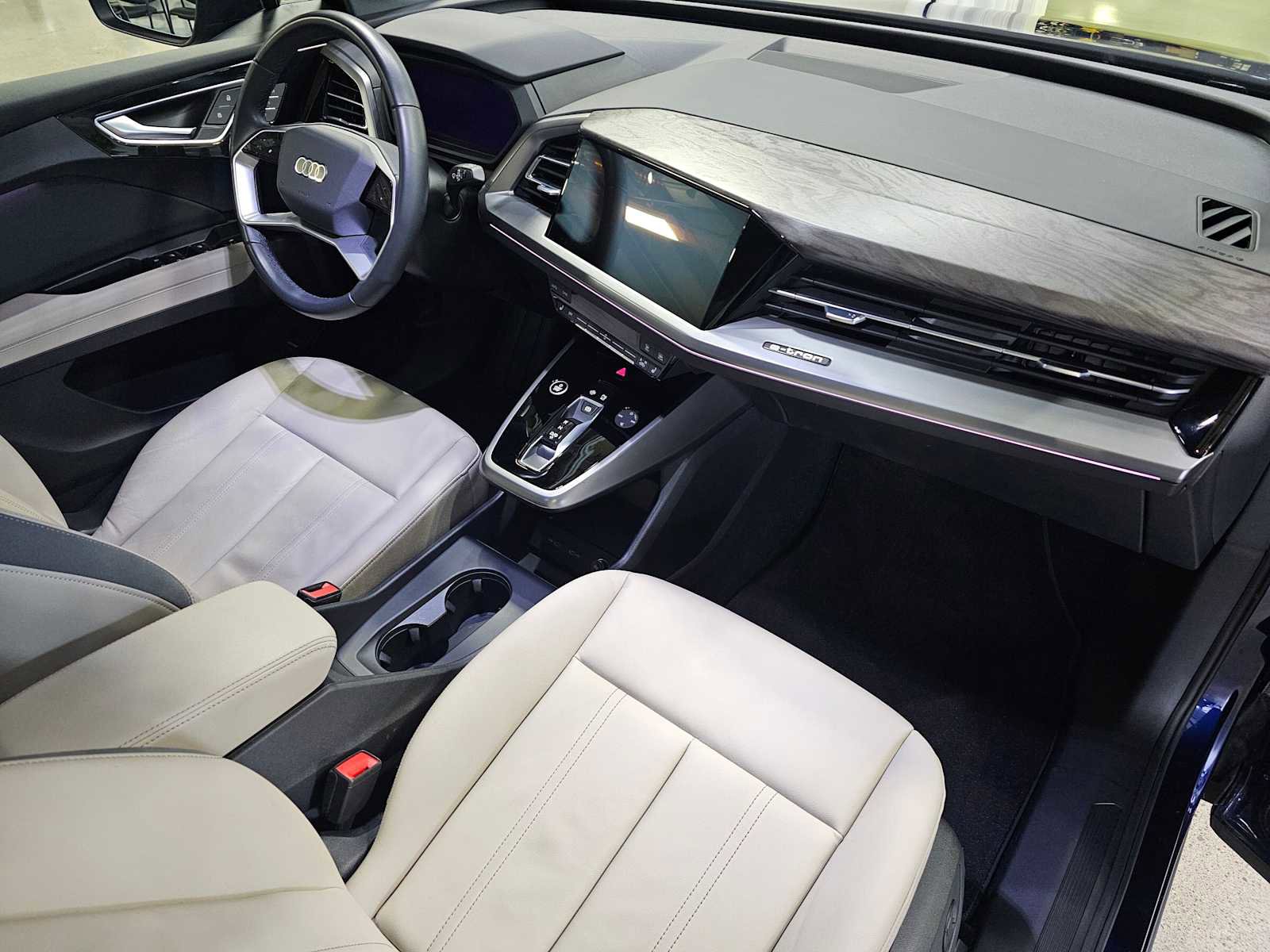 Used 2023 Audi Q4 e-tron Premium Plus w/ Premium Plus image 11