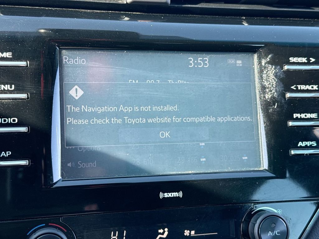 Used 2020 Toyota Camry SE image 18