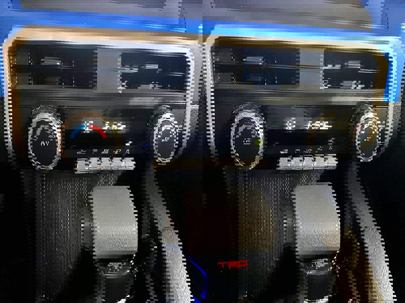 Certified 2025 Toyota Tacoma TRD Off-Road image 25