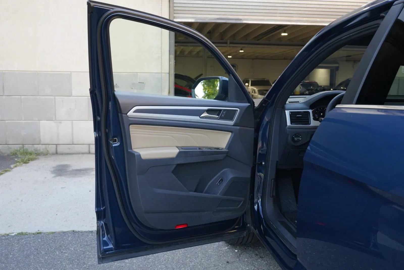 Used 2023 Volkswagen Atlas Cross Sport SE w/ Panoramic Sunroof Package AWD/4WD image 20