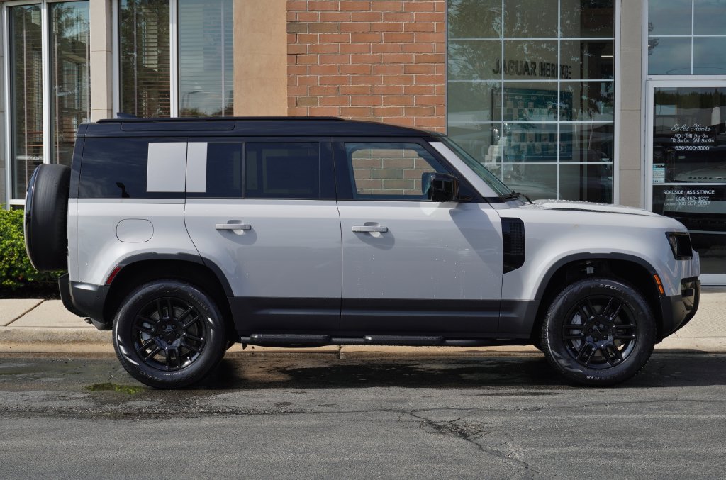 New 2026 Land Rover Defender 110 S AWD/4WD image 7