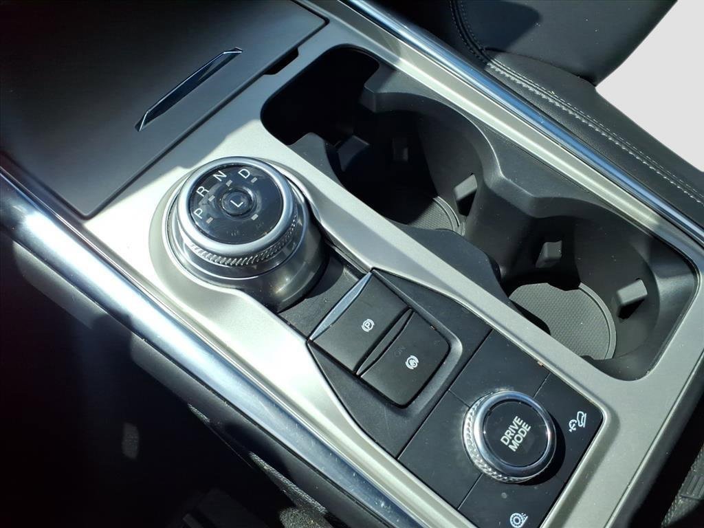 Used 2022 Ford Explorer XLT w/ Equipment Group 202A image 25