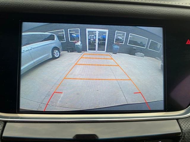 Used 2017 Cadillac XT5 FWD image 24