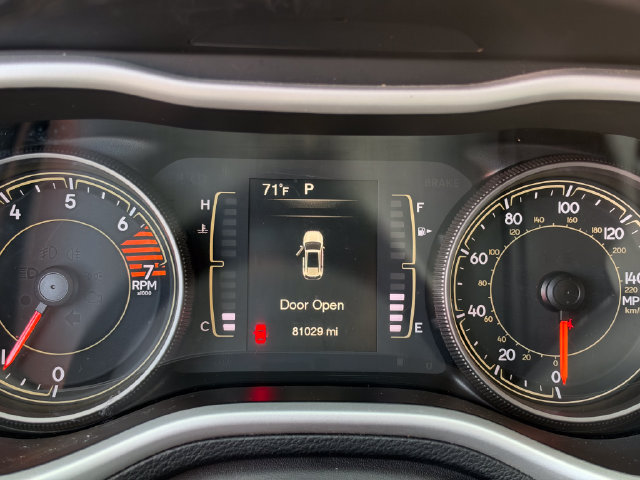 Used 2018 Jeep Cherokee Latitude Plus FWD image 12