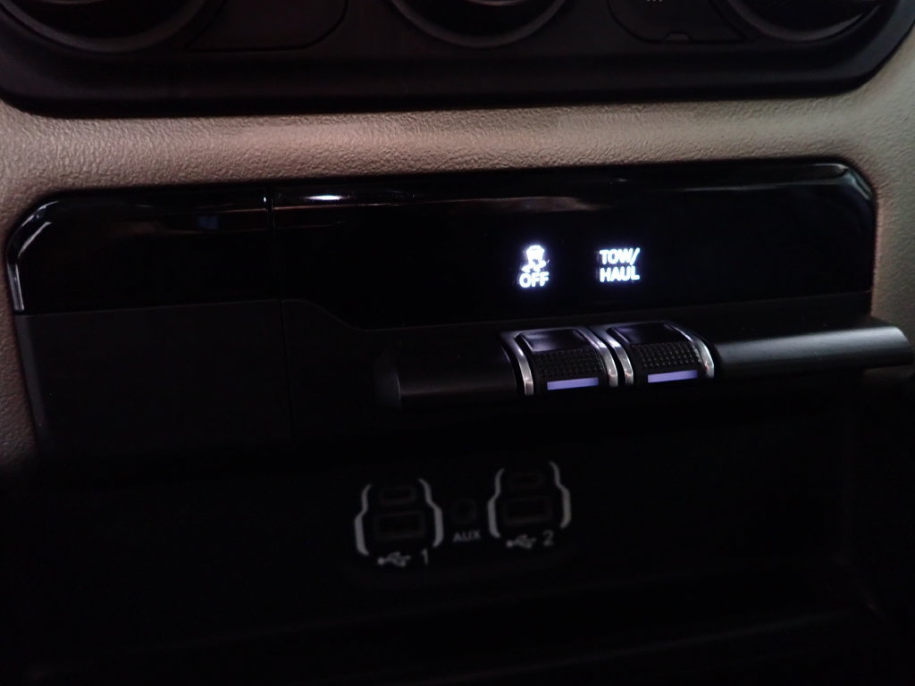 Used 2021 RAM 1500 Laramie AWD/4WD image 5