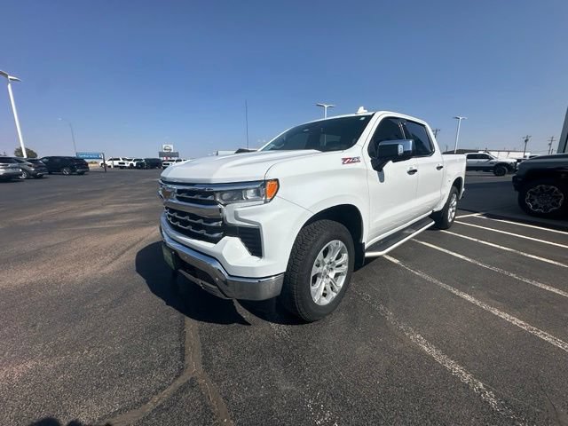 Used 2022 Chevrolet Silverado 1500 LTZ AWD/4WD image 3