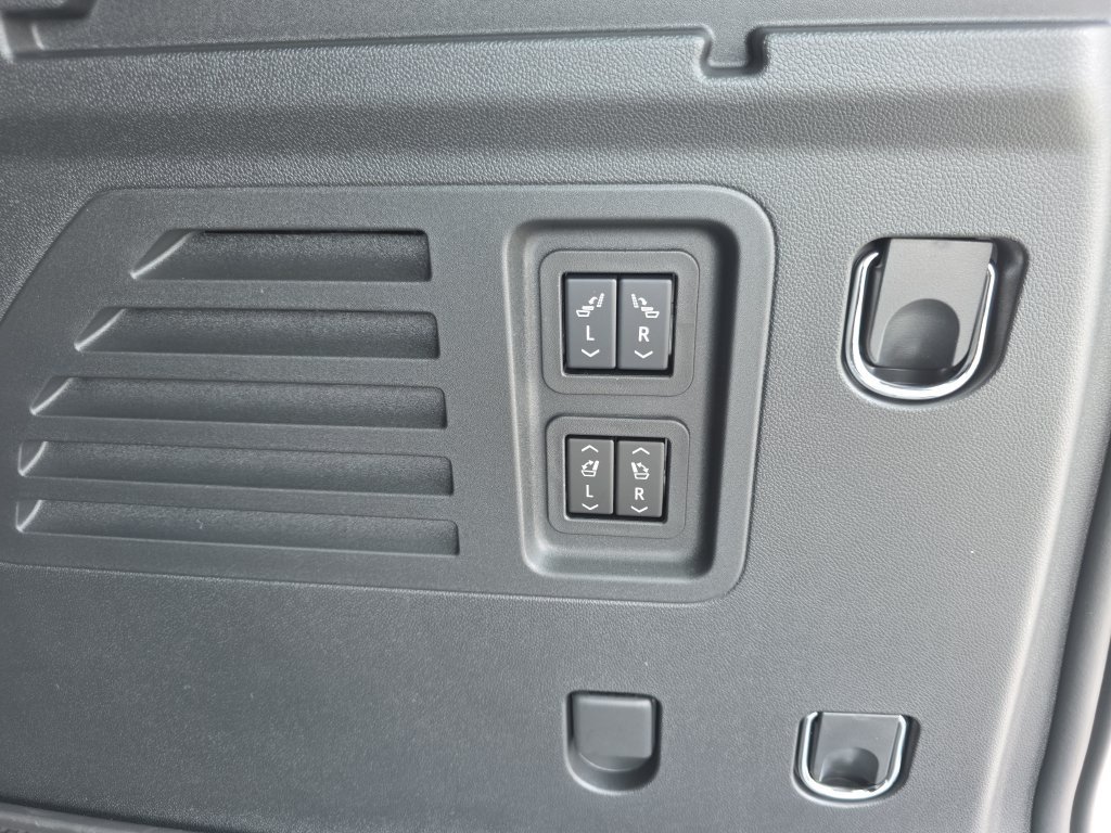 New 2026 Buick Enclave Sport Touring w/ Power Package FWD image 38