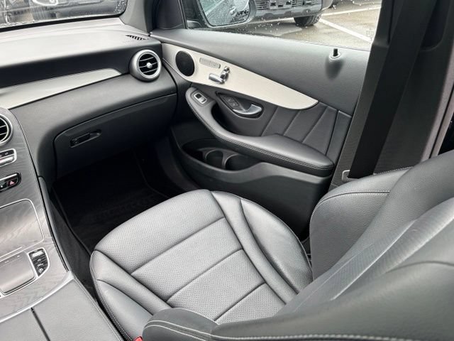 Used 2021 Mercedes-Benz GLC 300 4MATIC w/ AMG Line image 33