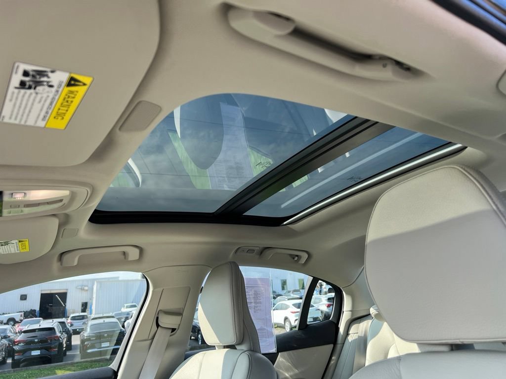 Used 2023 Volvo S60 B5 Plus FWD image 10