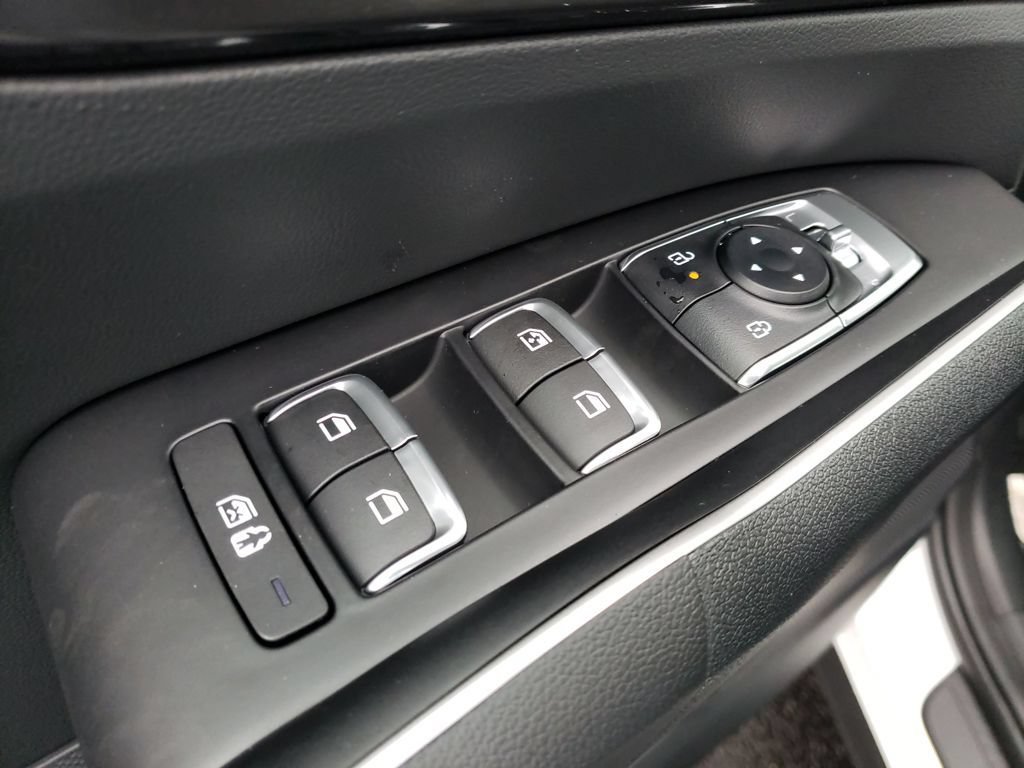 New 2026 Kia Sorento S FWD image 17