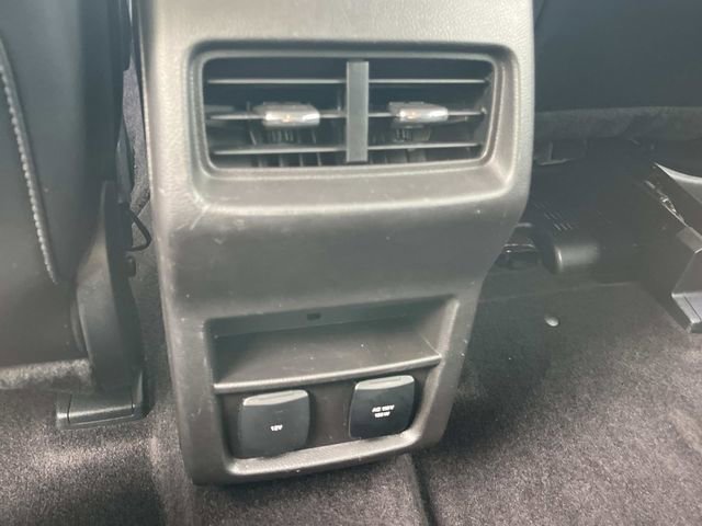 Used 2017 Ford Edge Titanium w/ Technology Package FWD image 22