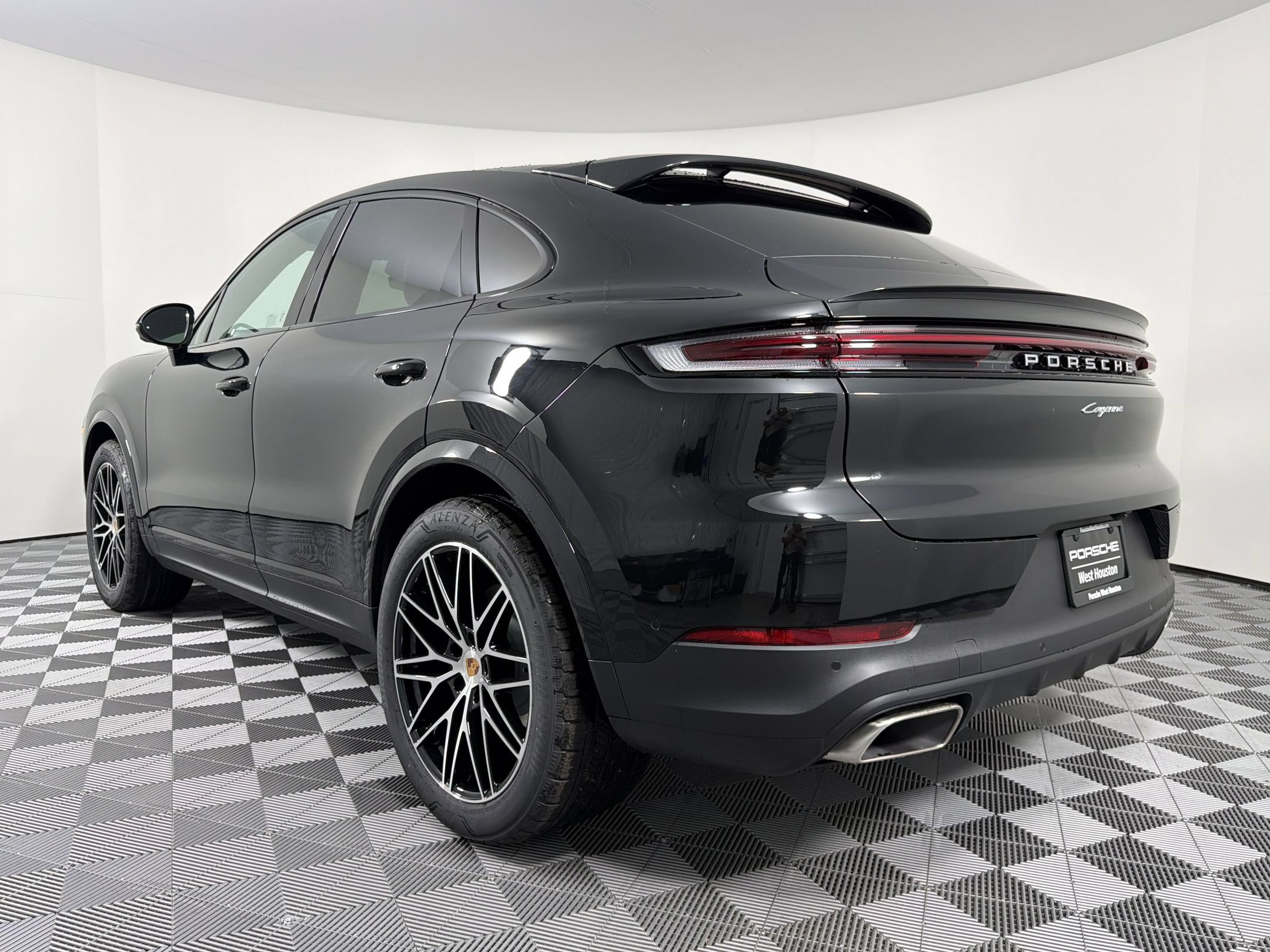 New 2026 Porsche Cayenne Coupe AWD/4WD image 3