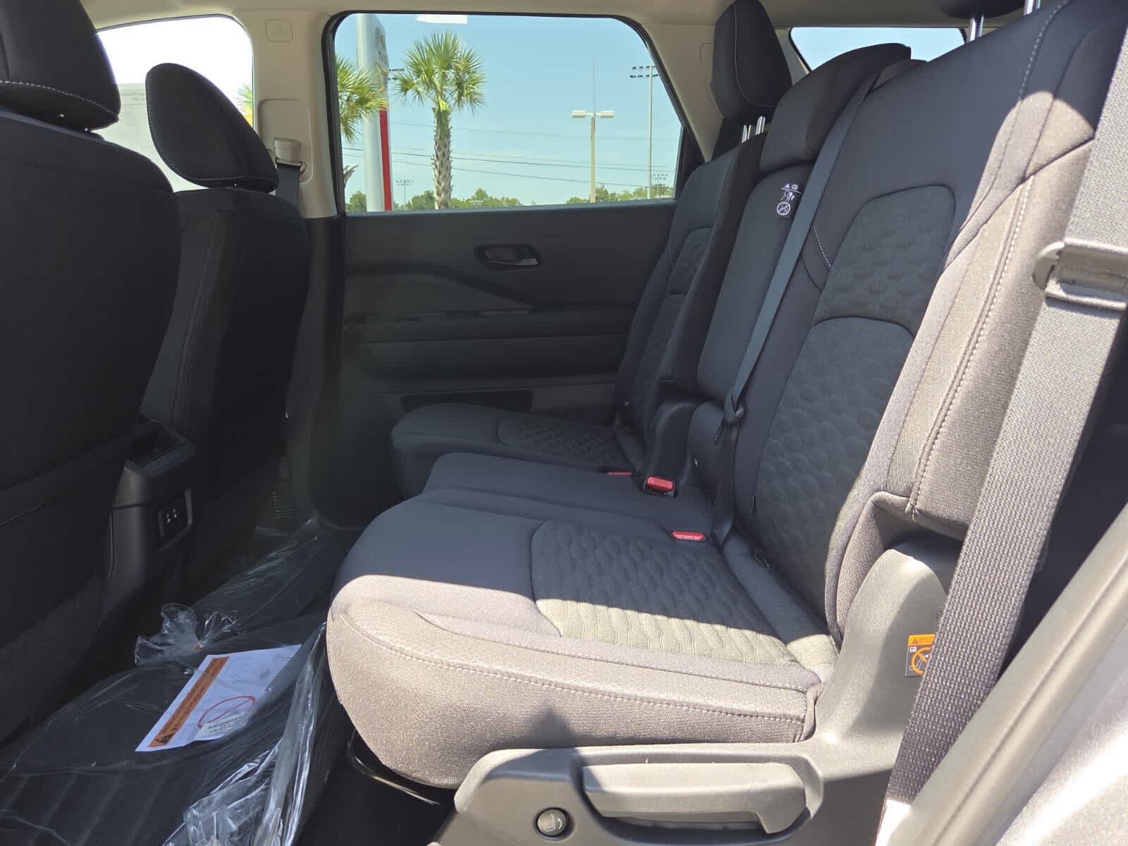 New 2026 Nissan Pathfinder SV w/ Cargo Package FWD image 5
