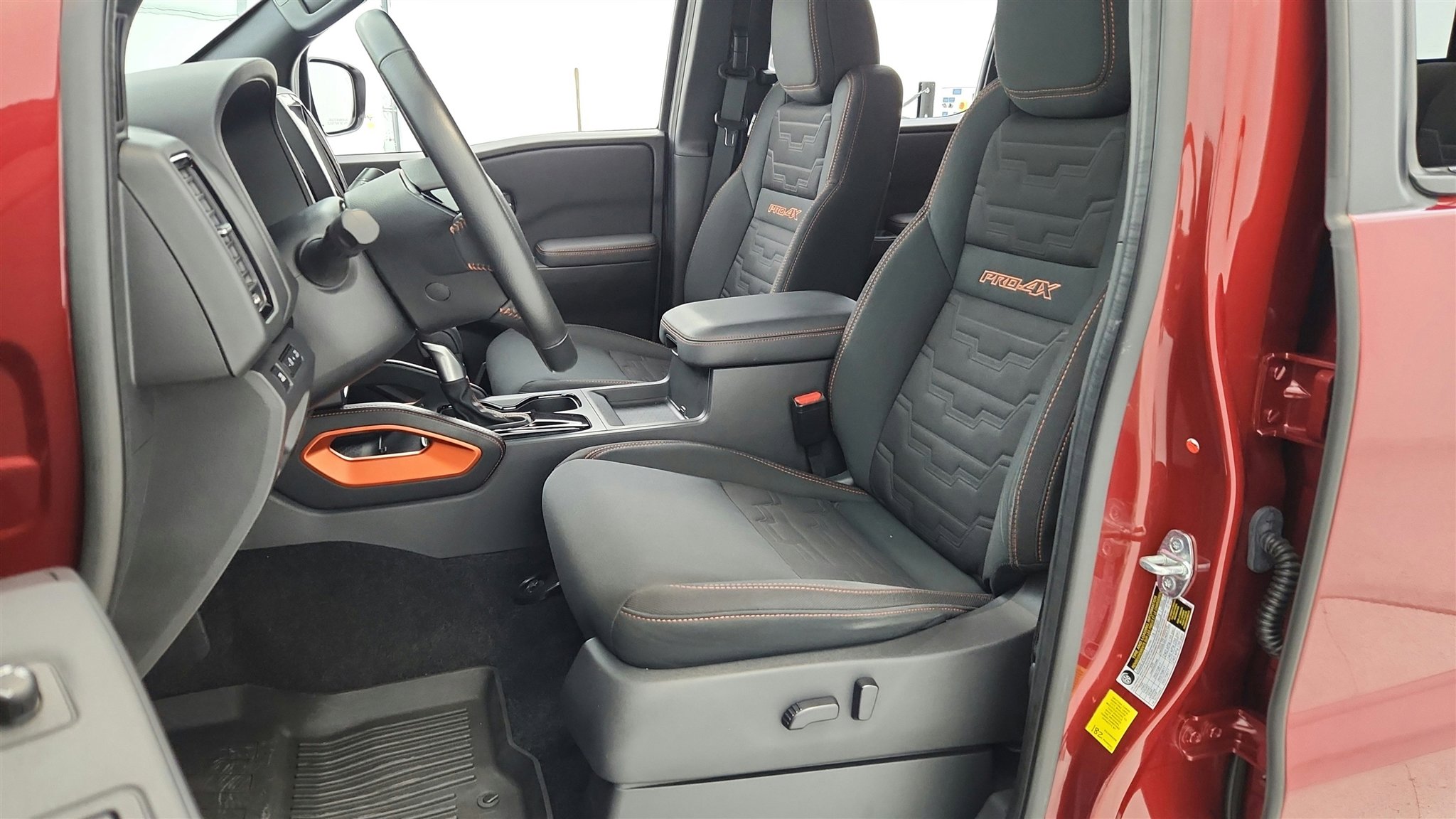 Used 2022 Nissan Frontier PRO-4X w/ Technology Package image 28