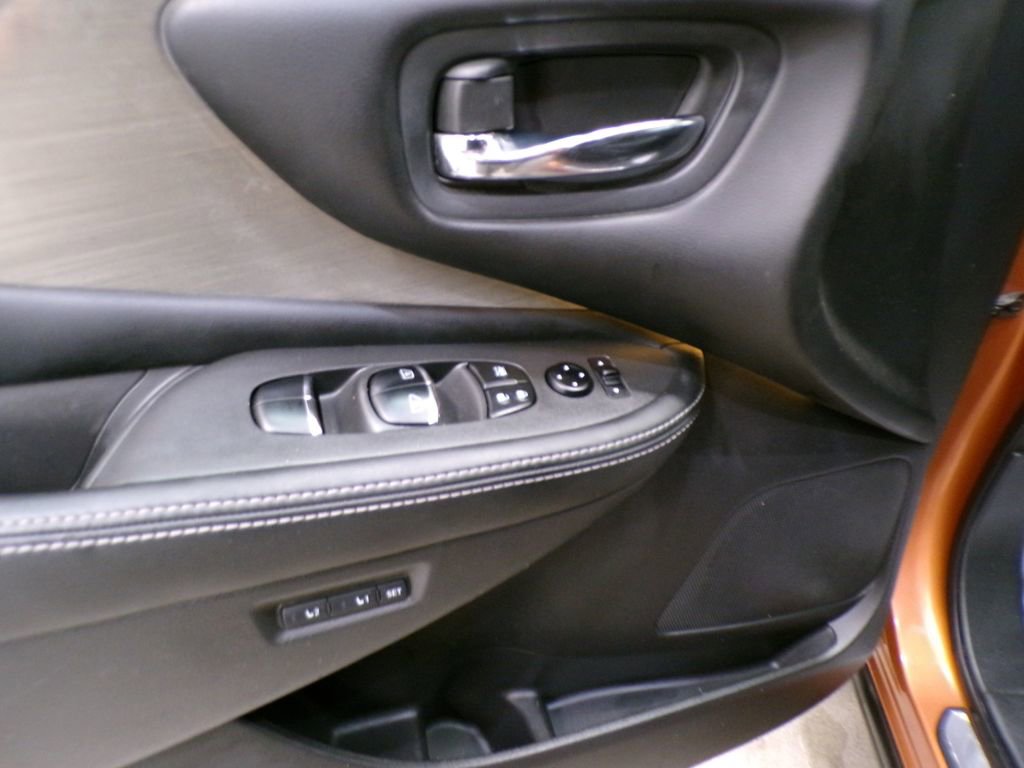 Used 2017 Nissan Murano SL AWD/4WD image 14