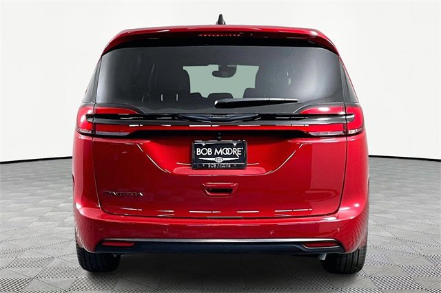 New 2026 Chrysler Pacifica Select image 5