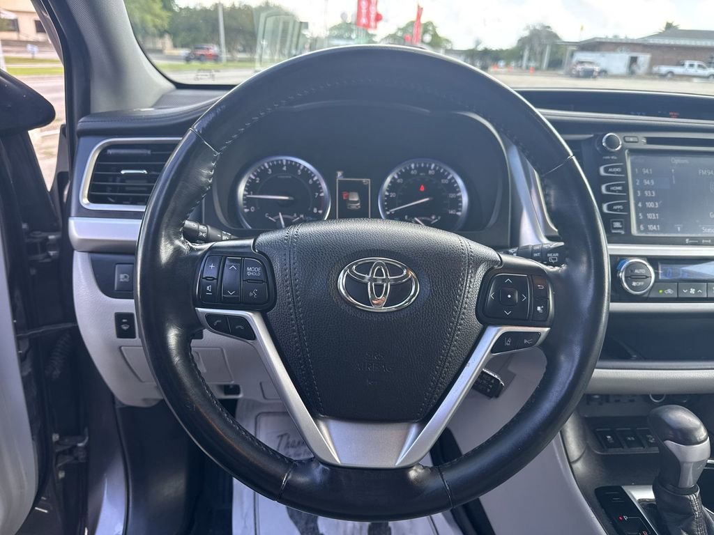 Used 2019 Toyota Highlander Limited Platinum image 16