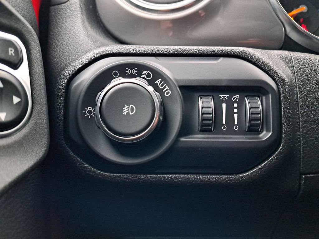 Used 2021 Jeep Wrangler Unlimited Sahara w/ Uconnect 4C Nav & Sound Group image 25