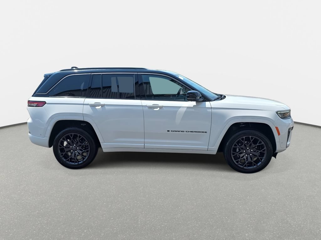 New 2026 Jeep Grand Cherokee Summit w/ Obsidian Package AWD/4WD image 4