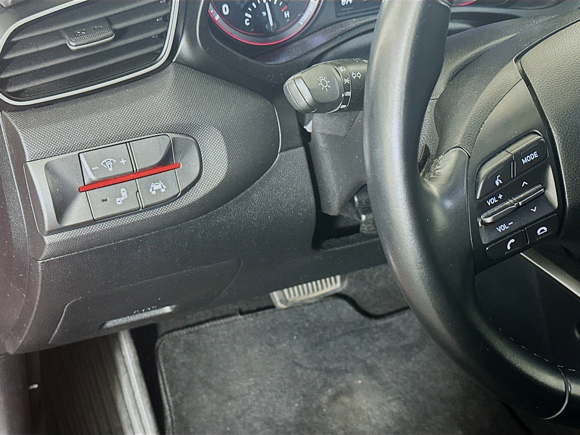 Used 2019 Hyundai Veloster 2.0 Premium image 17