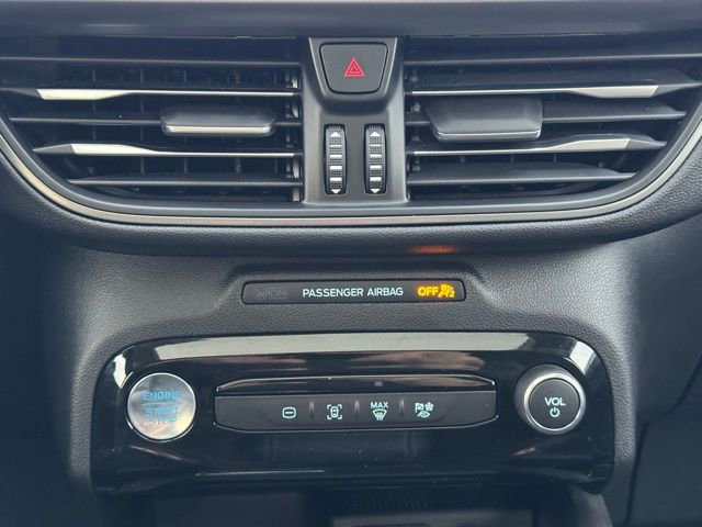Certified 2025 Ford Escape SE image 13