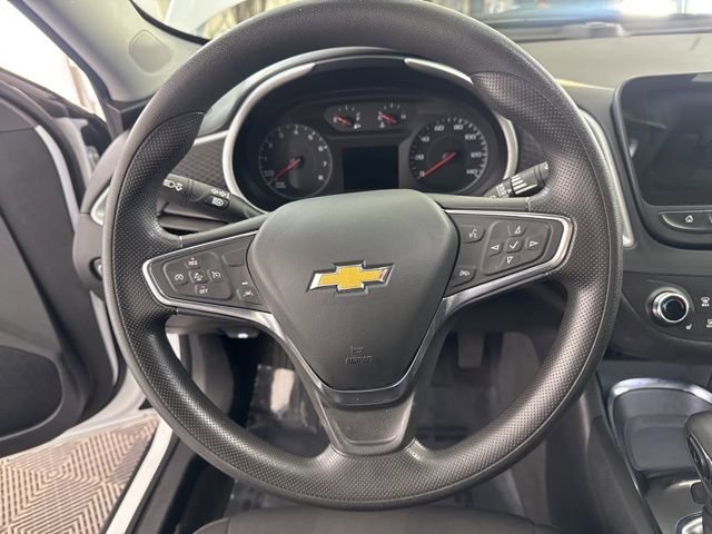 Used 2024 Chevrolet Malibu LT image 28
