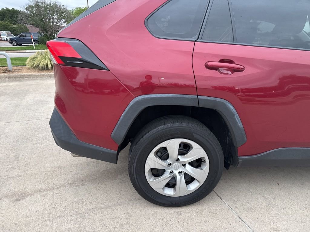 Used 2023 Toyota RAV4 LE FWD image 6