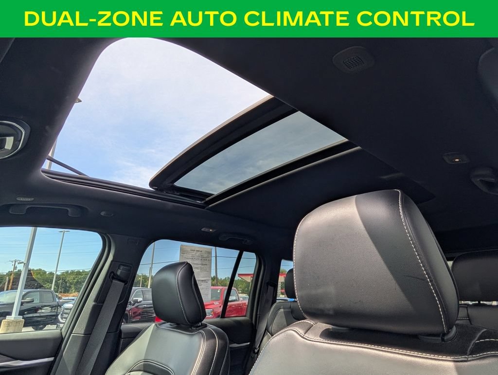 Used 2024 Jeep Grand Cherokee Limited w/ Black Appearance Package AWD/4WD image 18